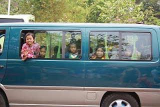 Besuch in Angkor Wat mit den Kindern aus Preksromot