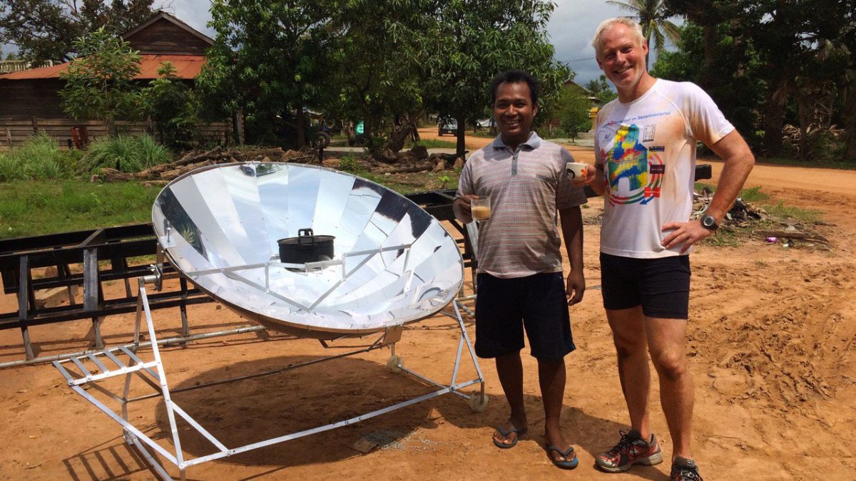 Solarkocher Schulung und Bau in Tumneab Svay